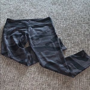 NWOT Camo leggings